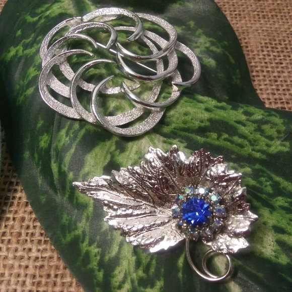 FINAL PRICE Vintage Brooches 2pc. - Picture 1 of 6